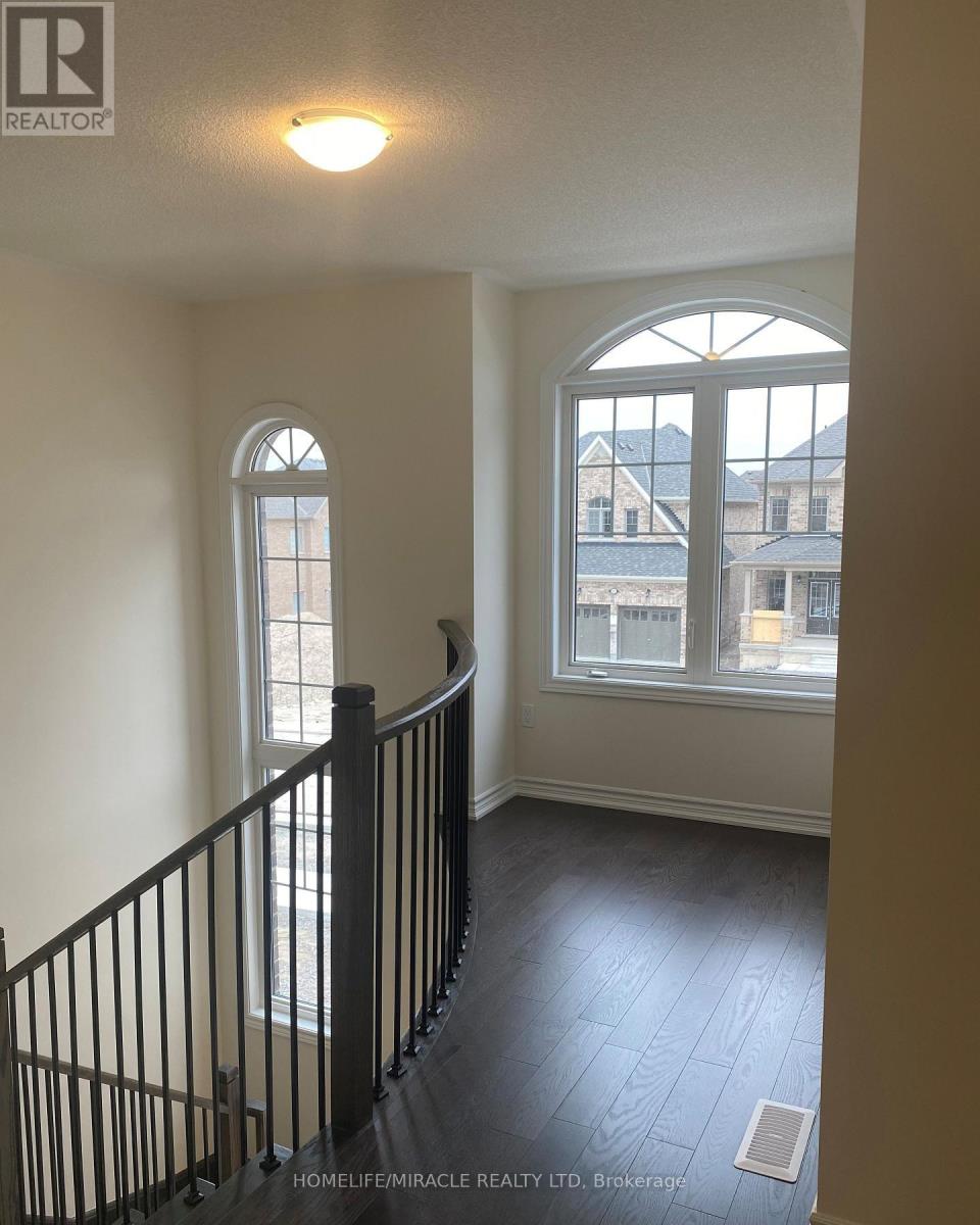 54 North Garden Boulevard Property Photo 13