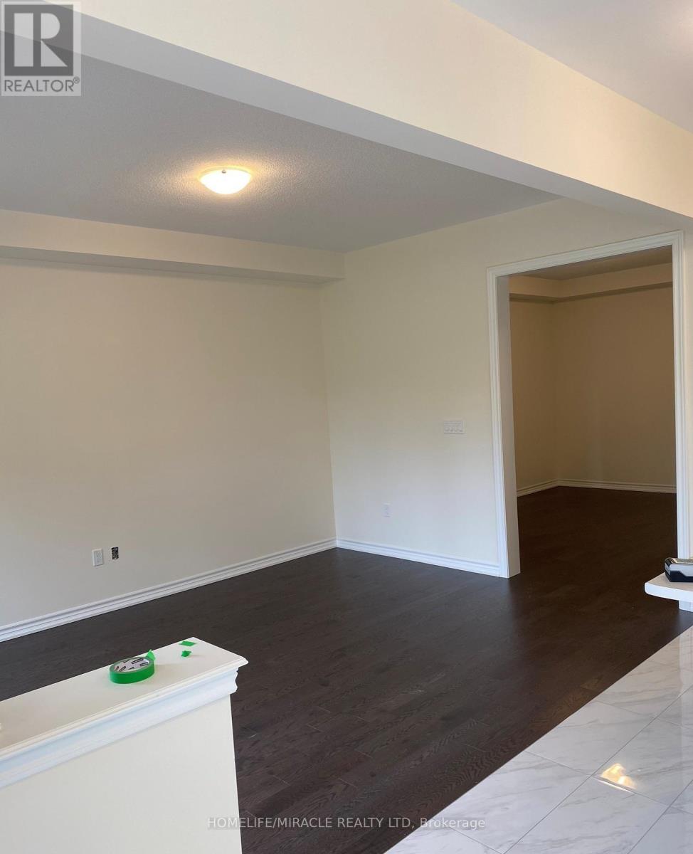 54 North Garden Boulevard Property Photo 15