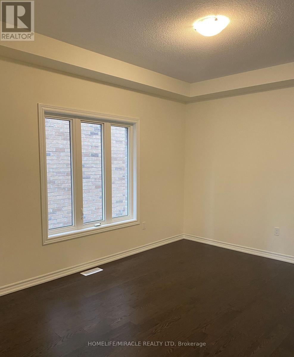 54 North Garden Boulevard Property Photo 16