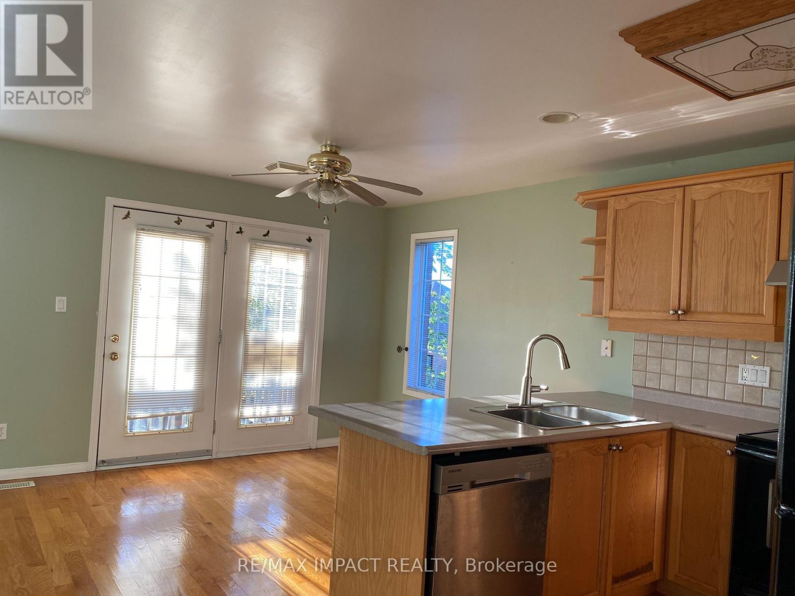 Main - 1452 Greenvalley Trail Property Photo 4