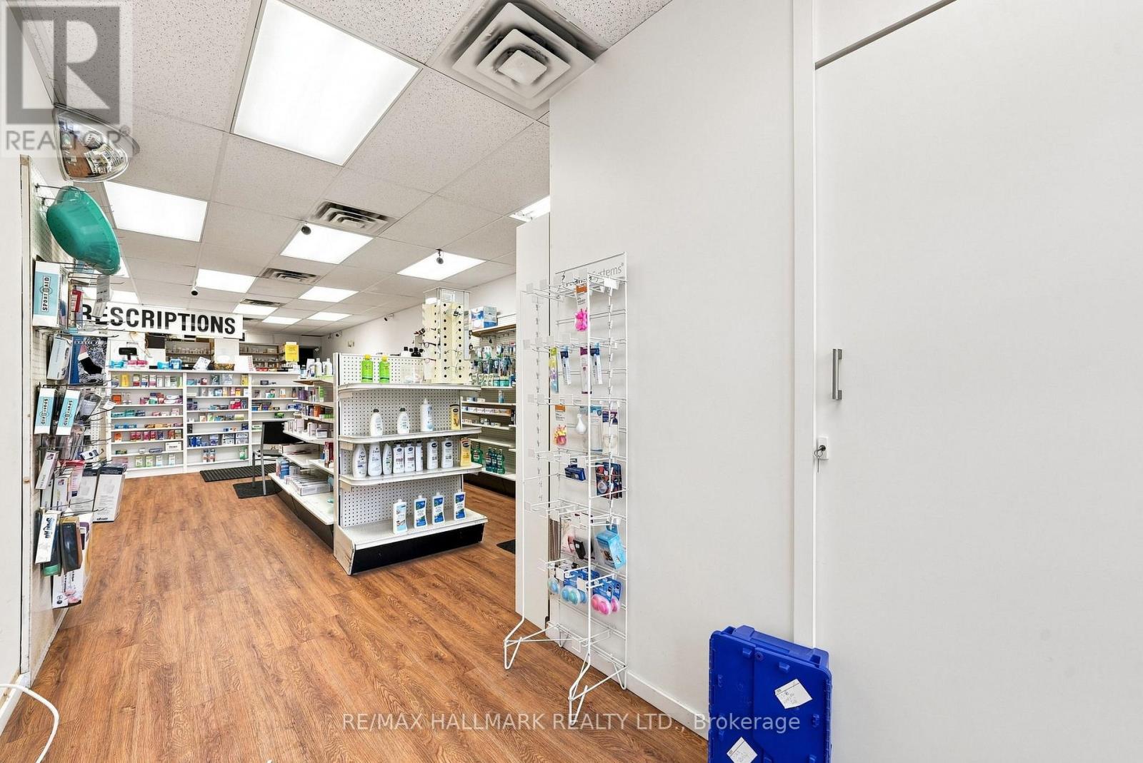 1485 Gerrard Street E Property Photo 6