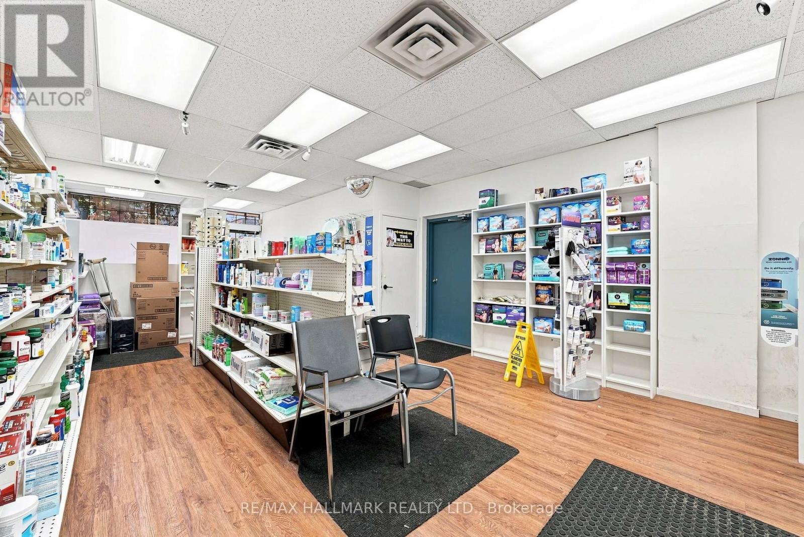 1485 Gerrard Street E Property Photo 11