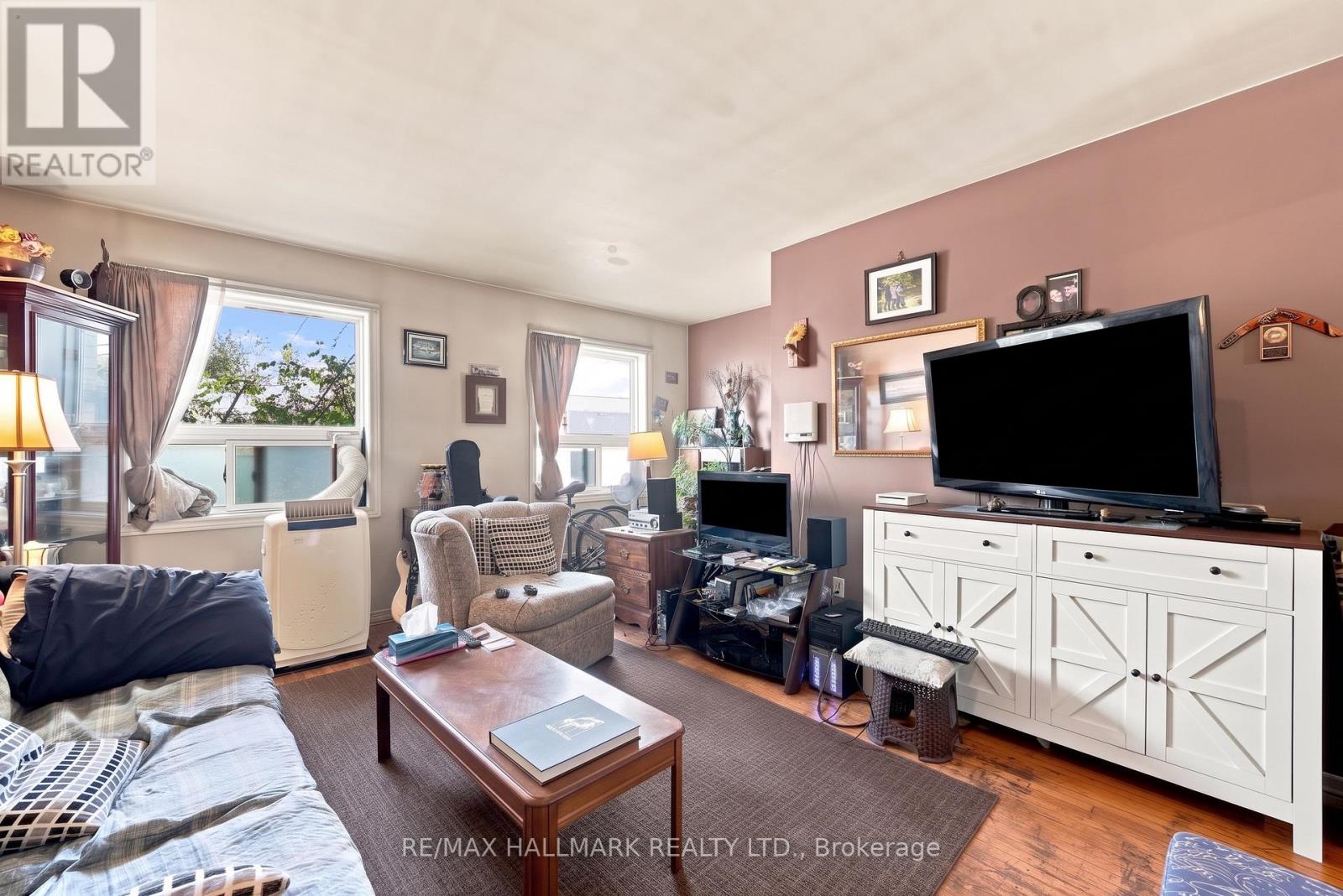 1485 Gerrard Street E Property Photo 21