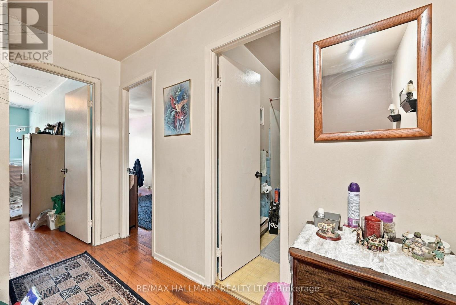 1485 Gerrard Street E Property Photo 23