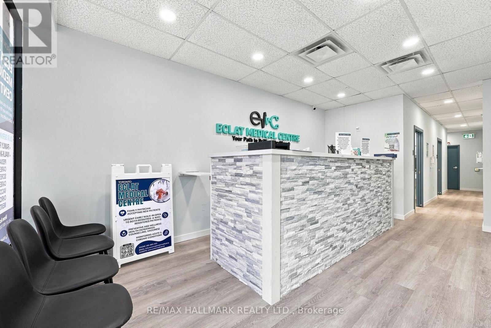 1487 Gerrard Street E Property Photo 7