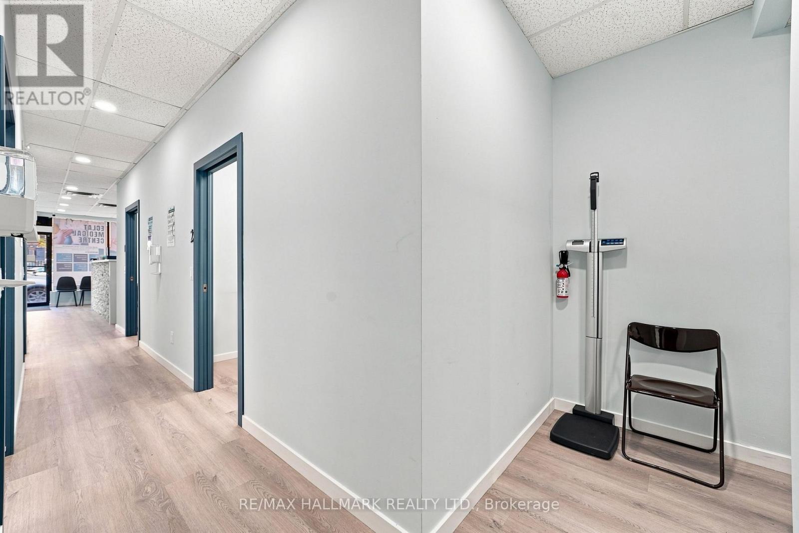 1487 Gerrard Street E Property Photo 10