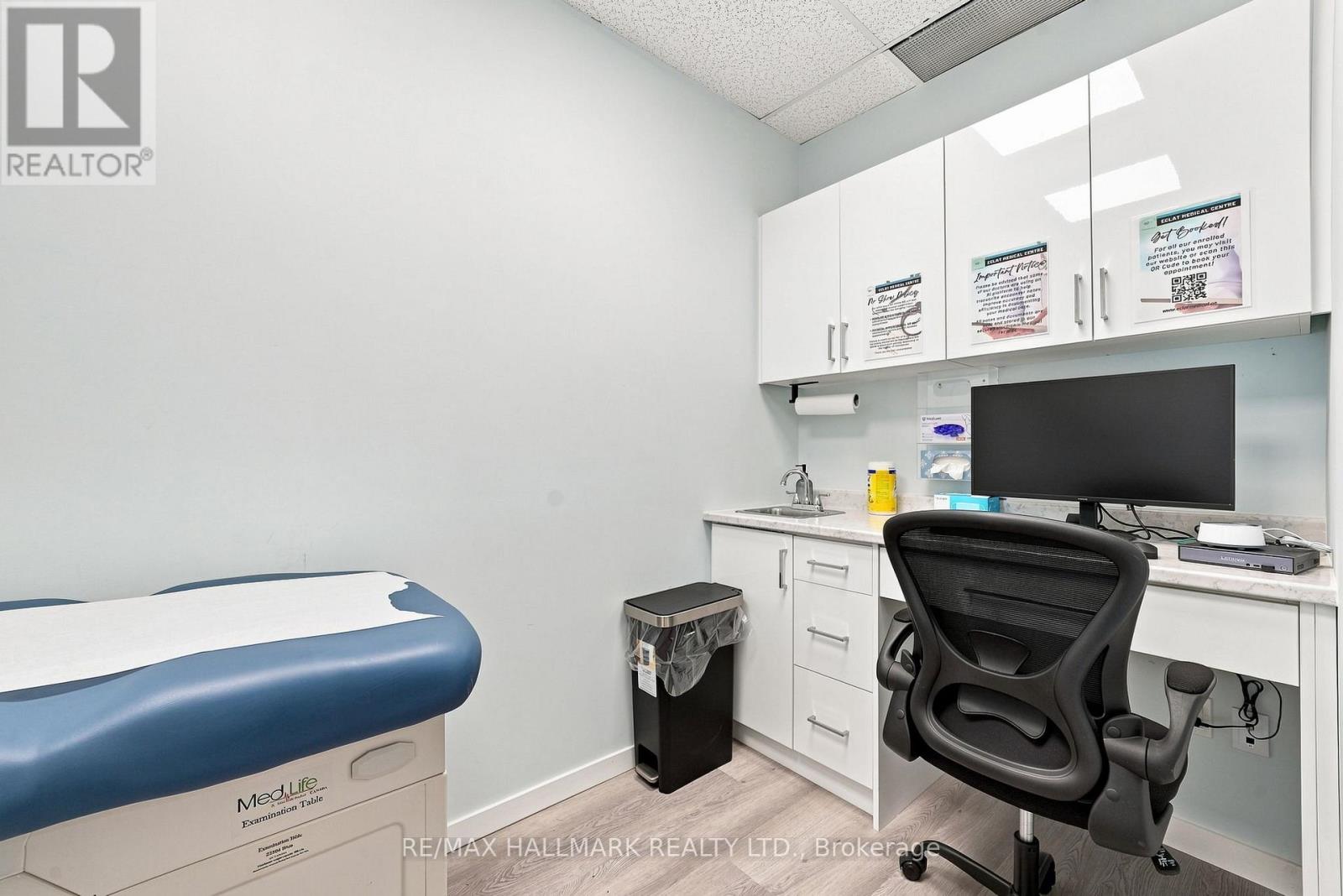 1487 Gerrard Street E Property Photo 18
