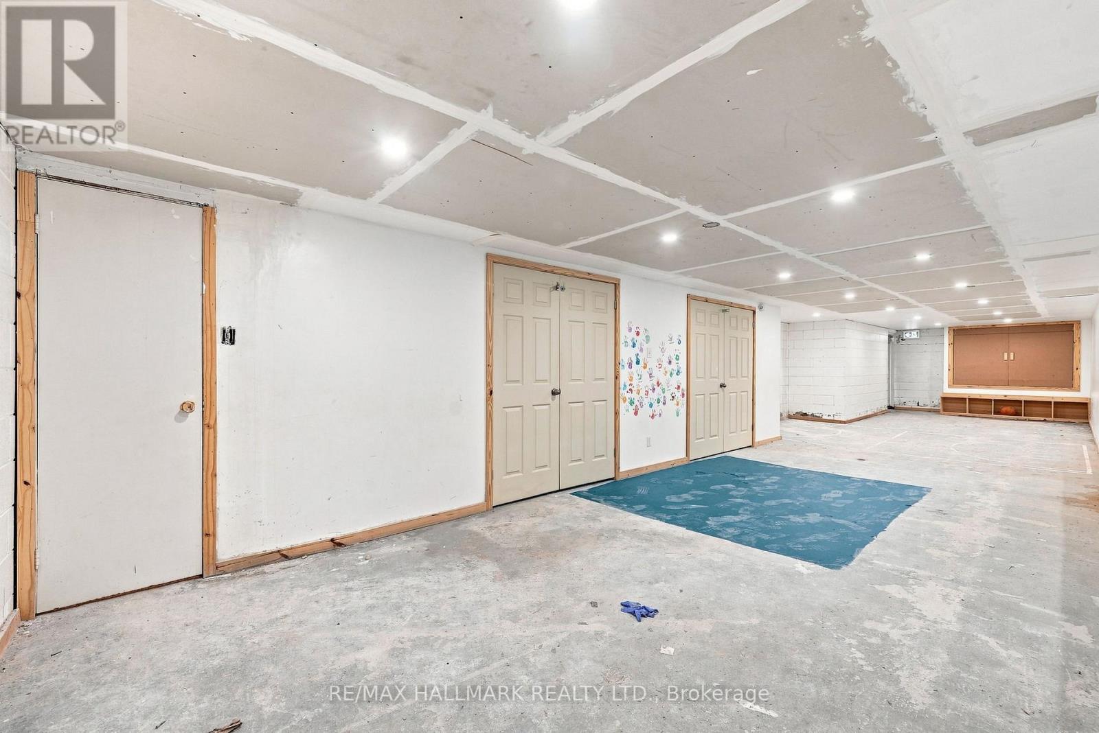 1487 Gerrard Street E Property Photo 38