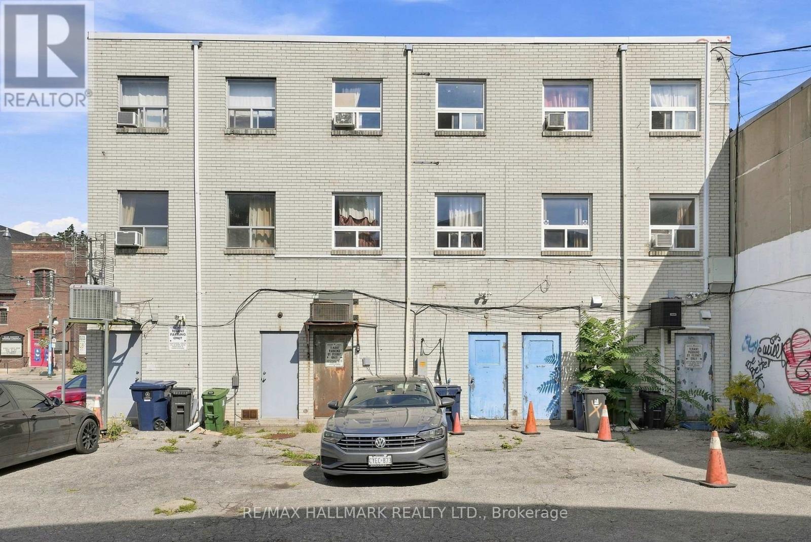 1487 Gerrard Street E Property Photo 41