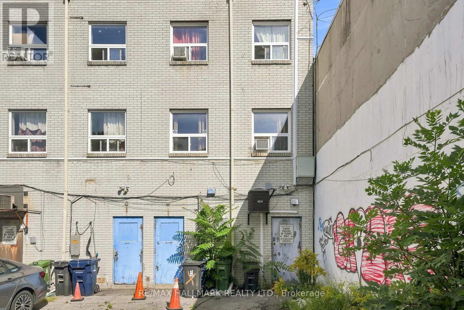 1487 Gerrard Street E Property Photo 43