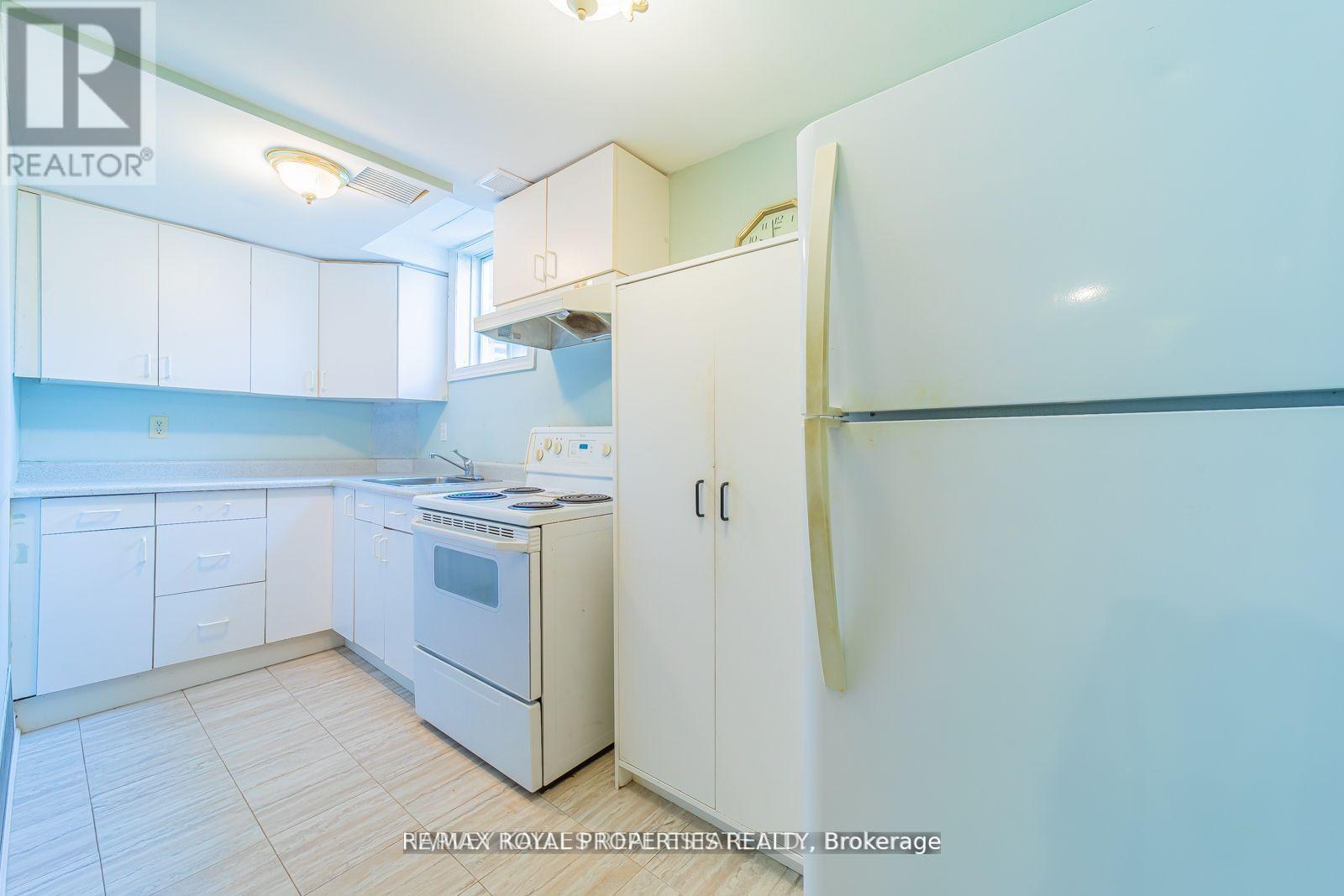 1639 Middleton Street S Property Photo 27
