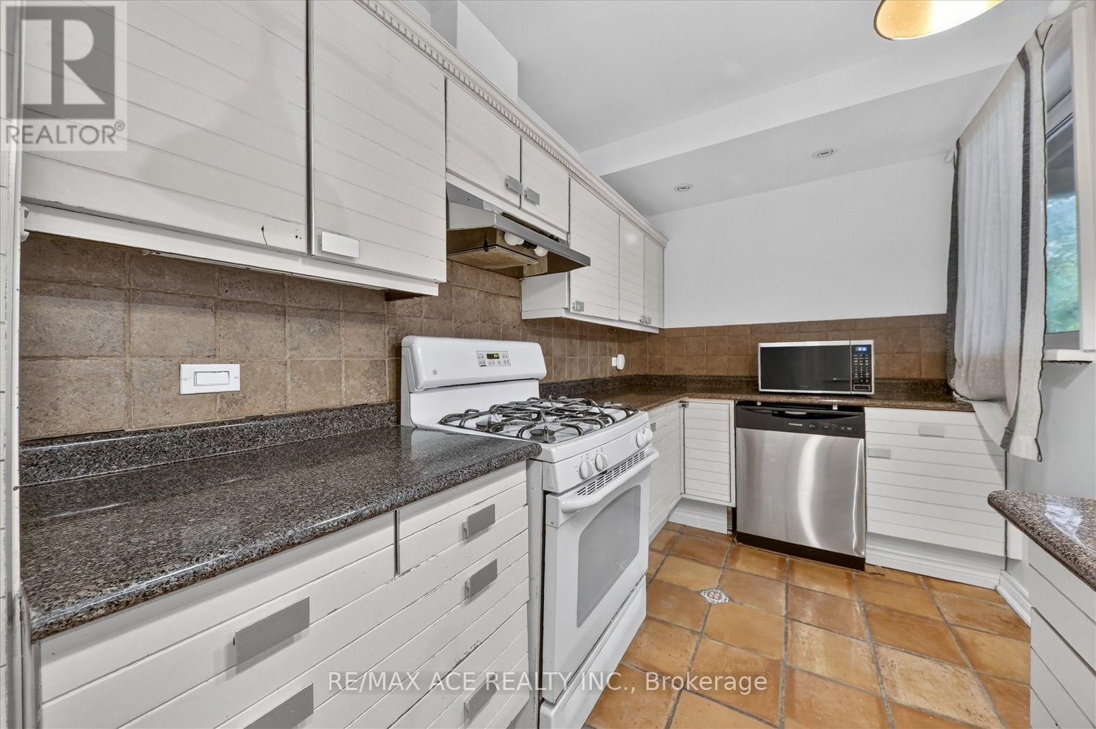 Main - 3 Larwood Boulevard Property Photo 14