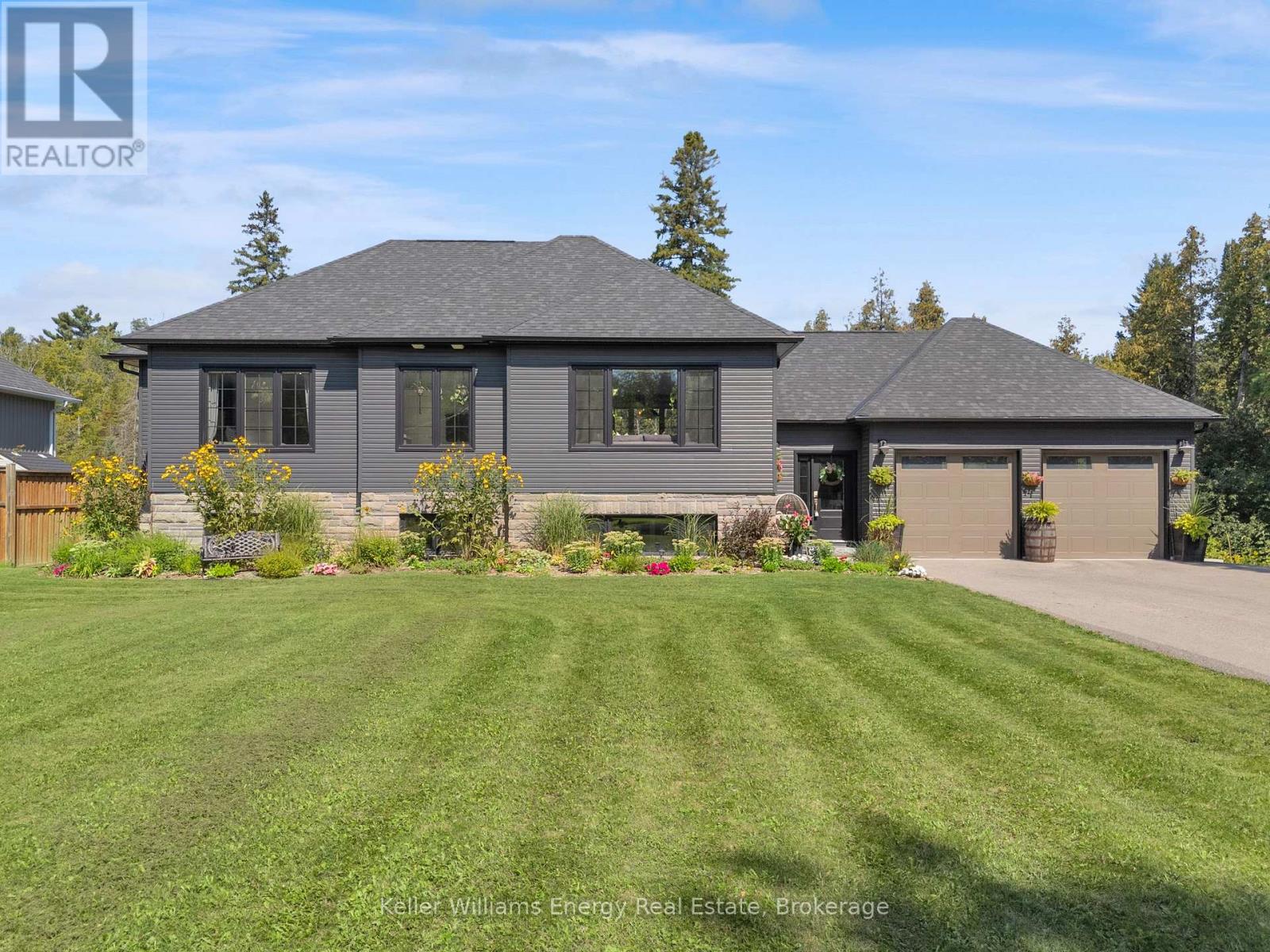 29 Waldweg Drive Property Photo