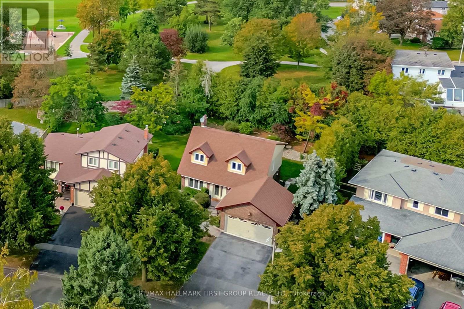 33 Anstead Crescent Property Photo 1