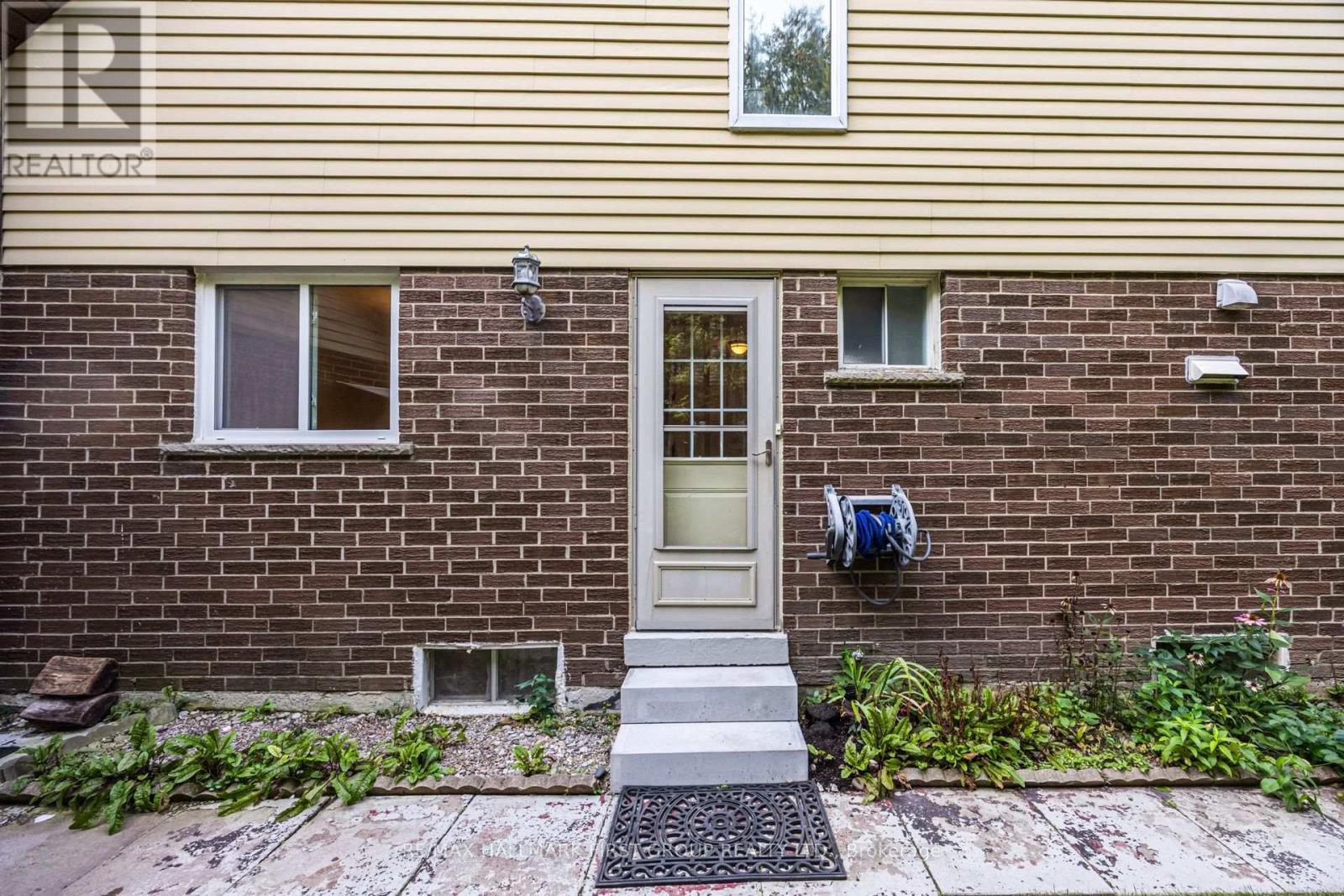 33 Anstead Crescent Property Photo 33