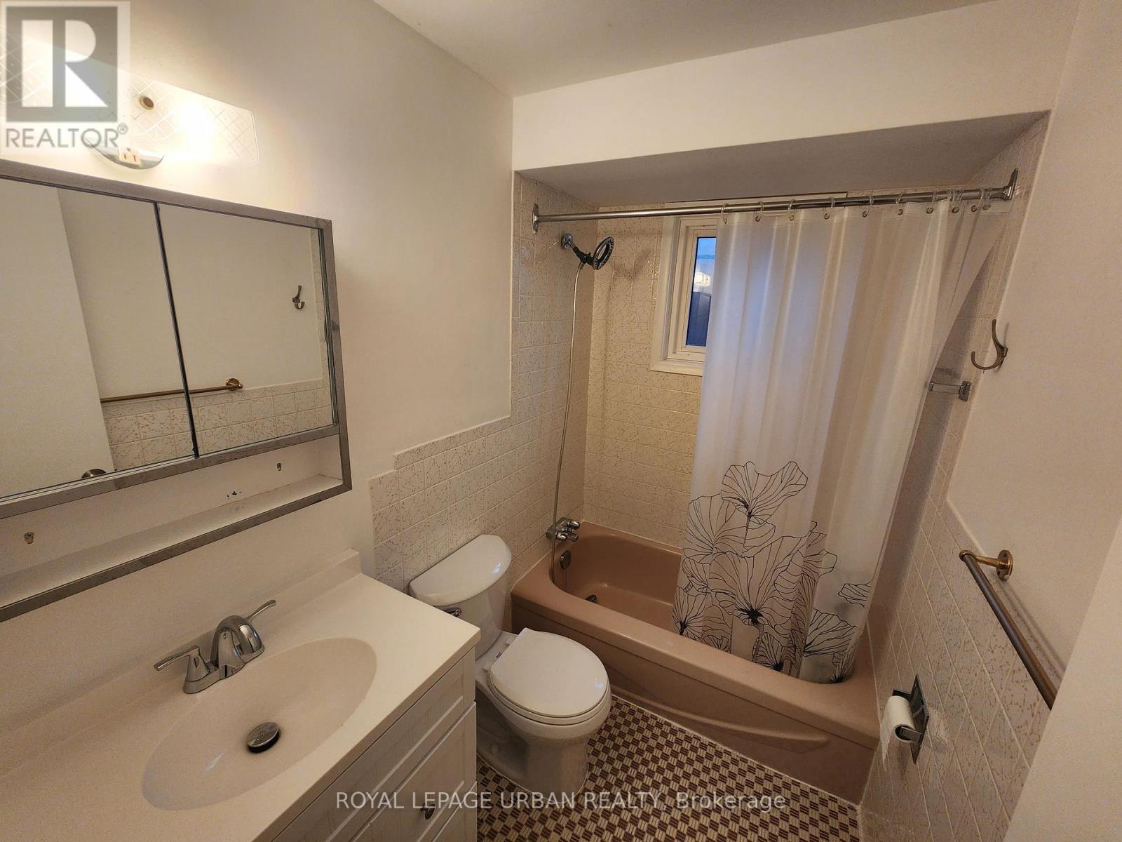 32 Virginia Avenue Property Photo 11
