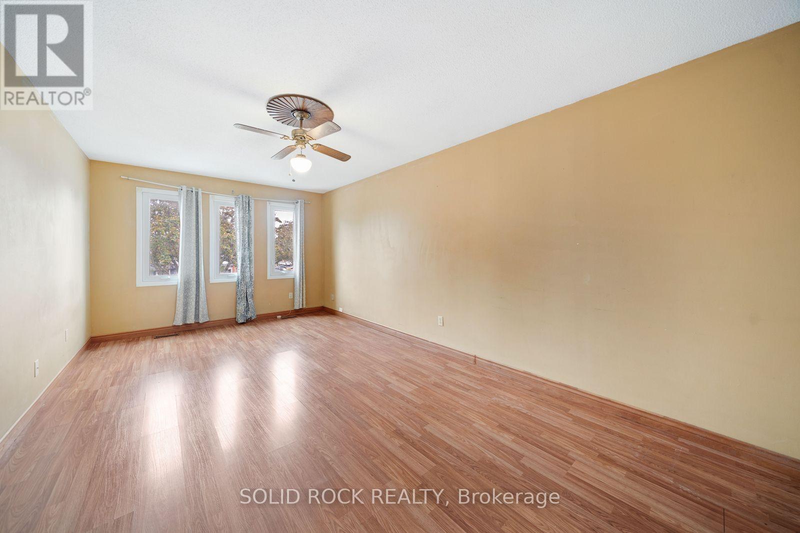 2394 Strathmore Crescent Property Photo 17