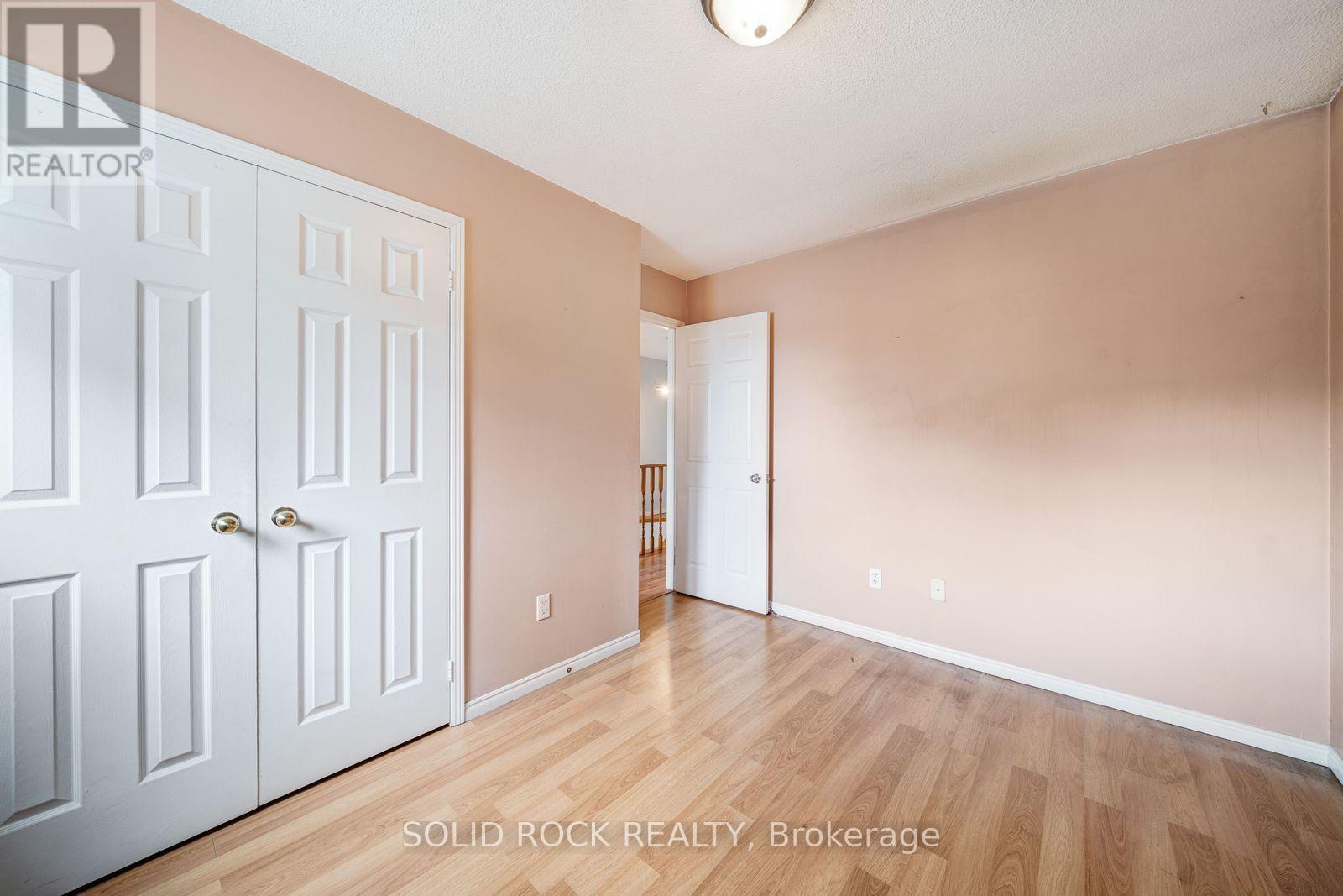 2394 Strathmore Crescent Property Photo 23