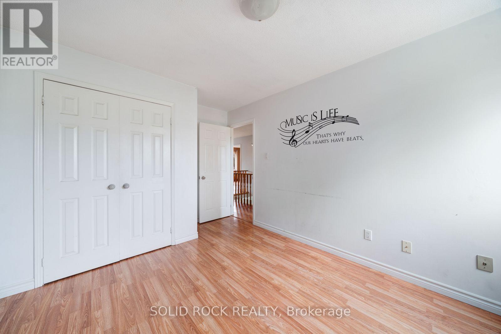 2394 Strathmore Crescent Property Photo 26