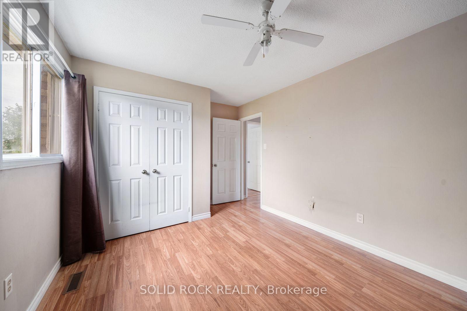 2394 Strathmore Crescent Property Photo 29