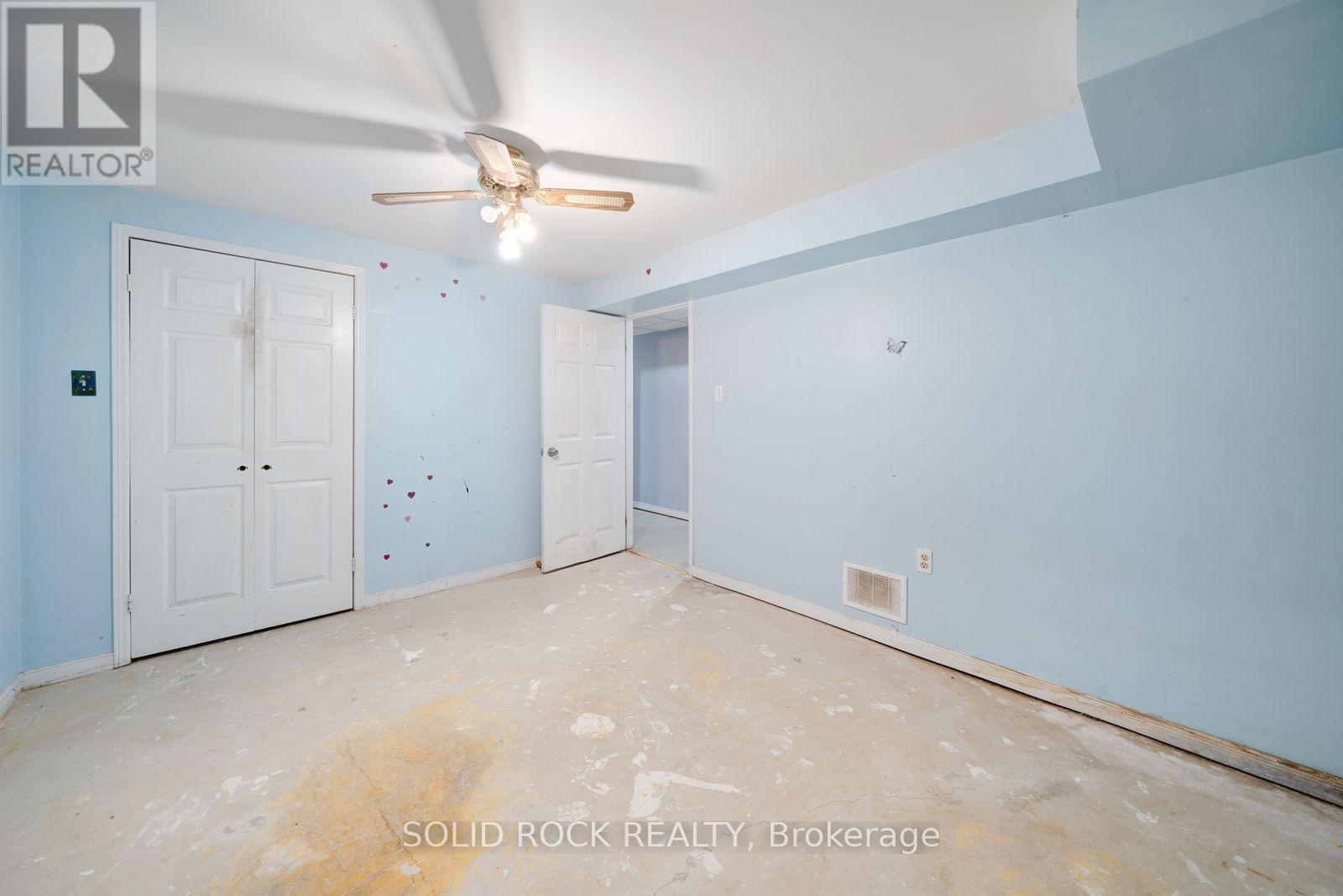 2394 Strathmore Crescent Property Photo 36