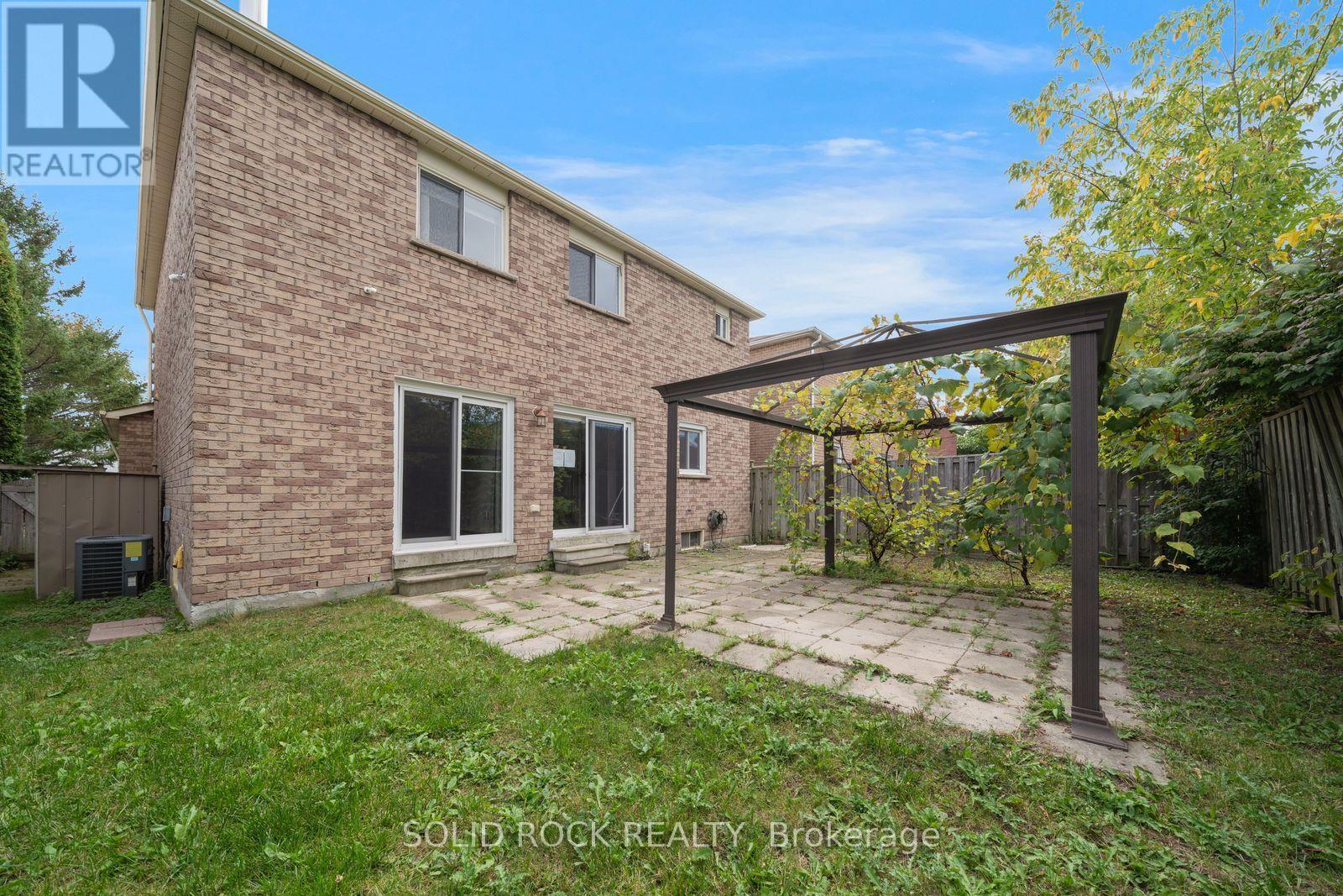 2394 Strathmore Crescent Property Photo 41