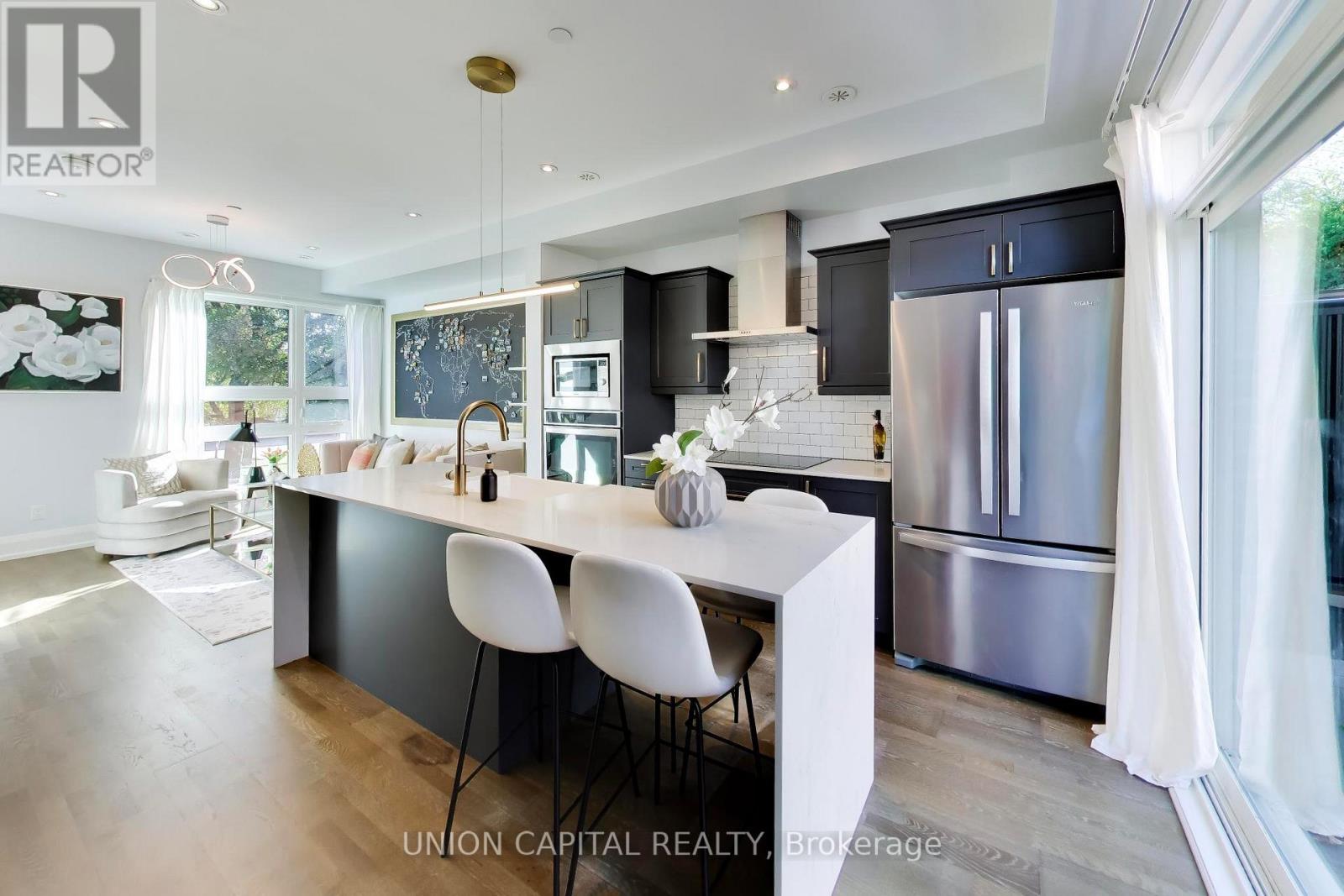 952 DUNDAS STREET E Property Photo 1