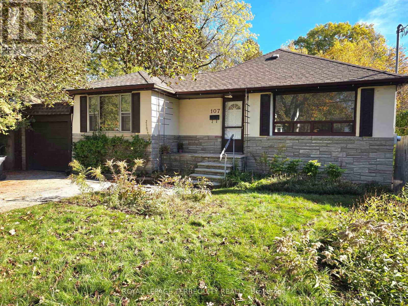 107 Cliffcrest Drive Property Photo 1