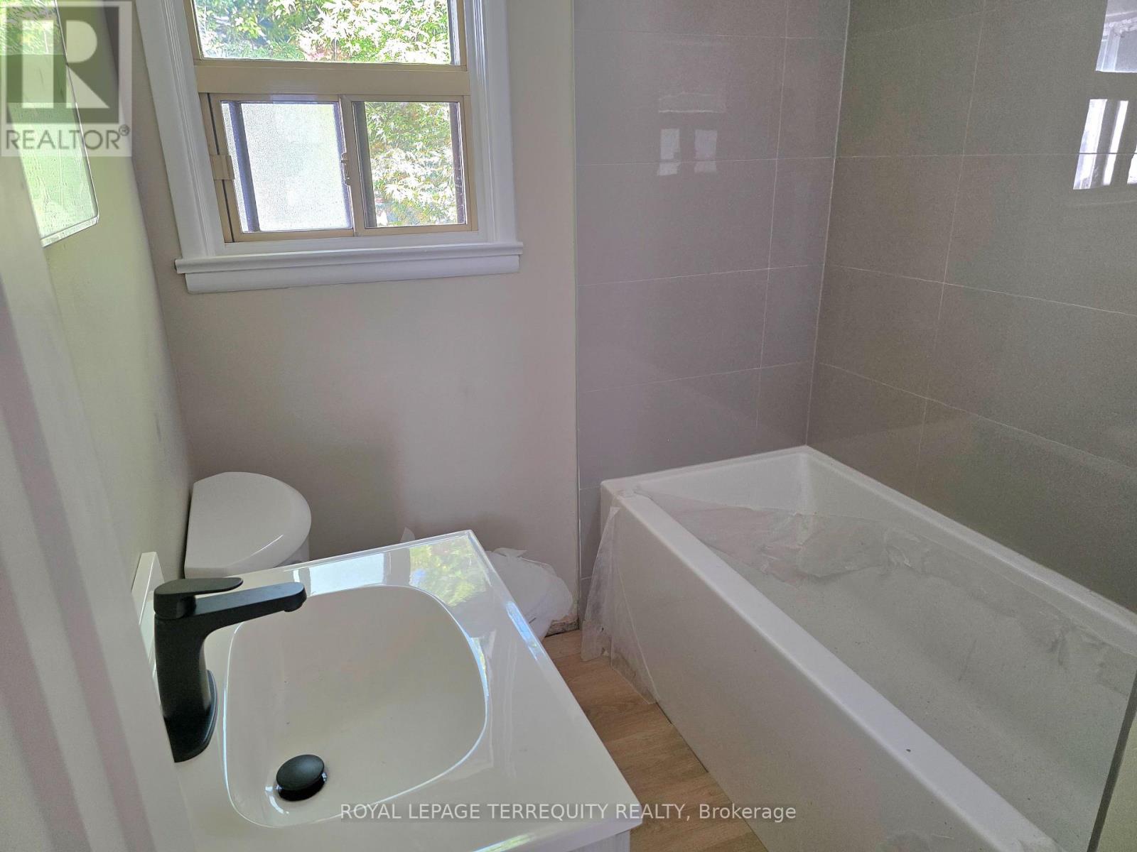107 Cliffcrest Drive Property Photo 8