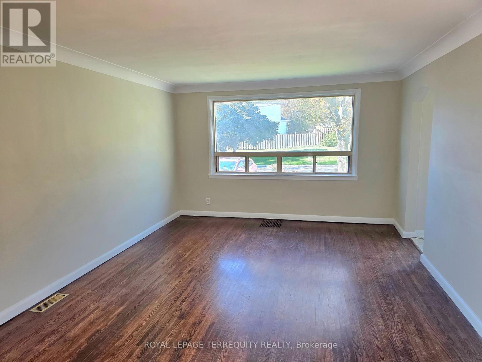 107 Cliffcrest Drive Property Photo 9