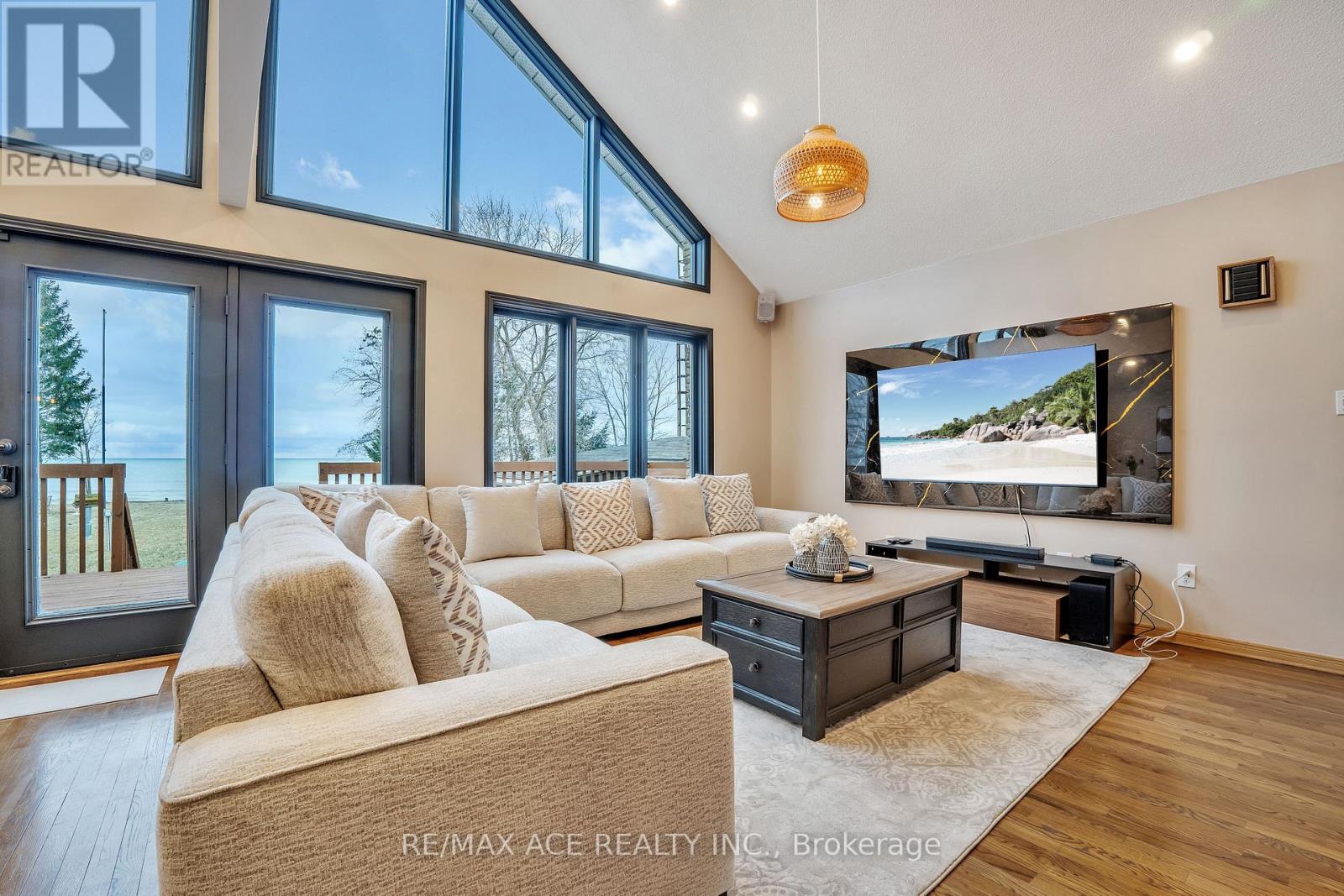 52 West Beach Road Property Photo 14