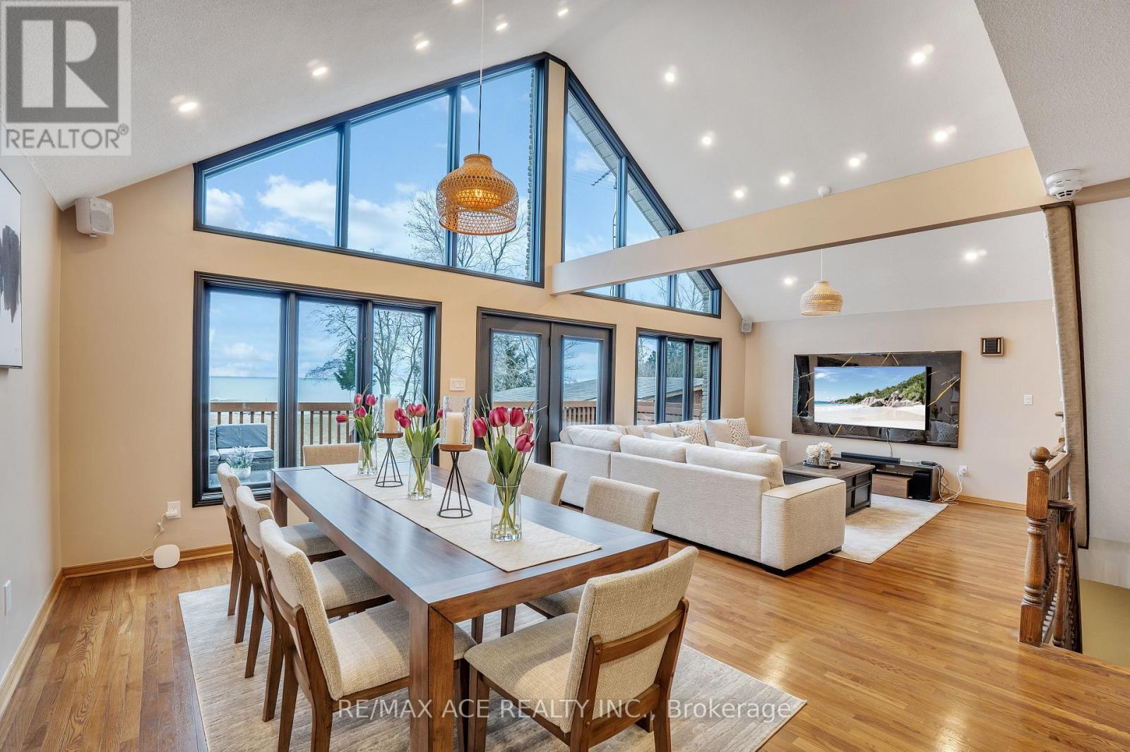 52 West Beach Road Property Photo 19