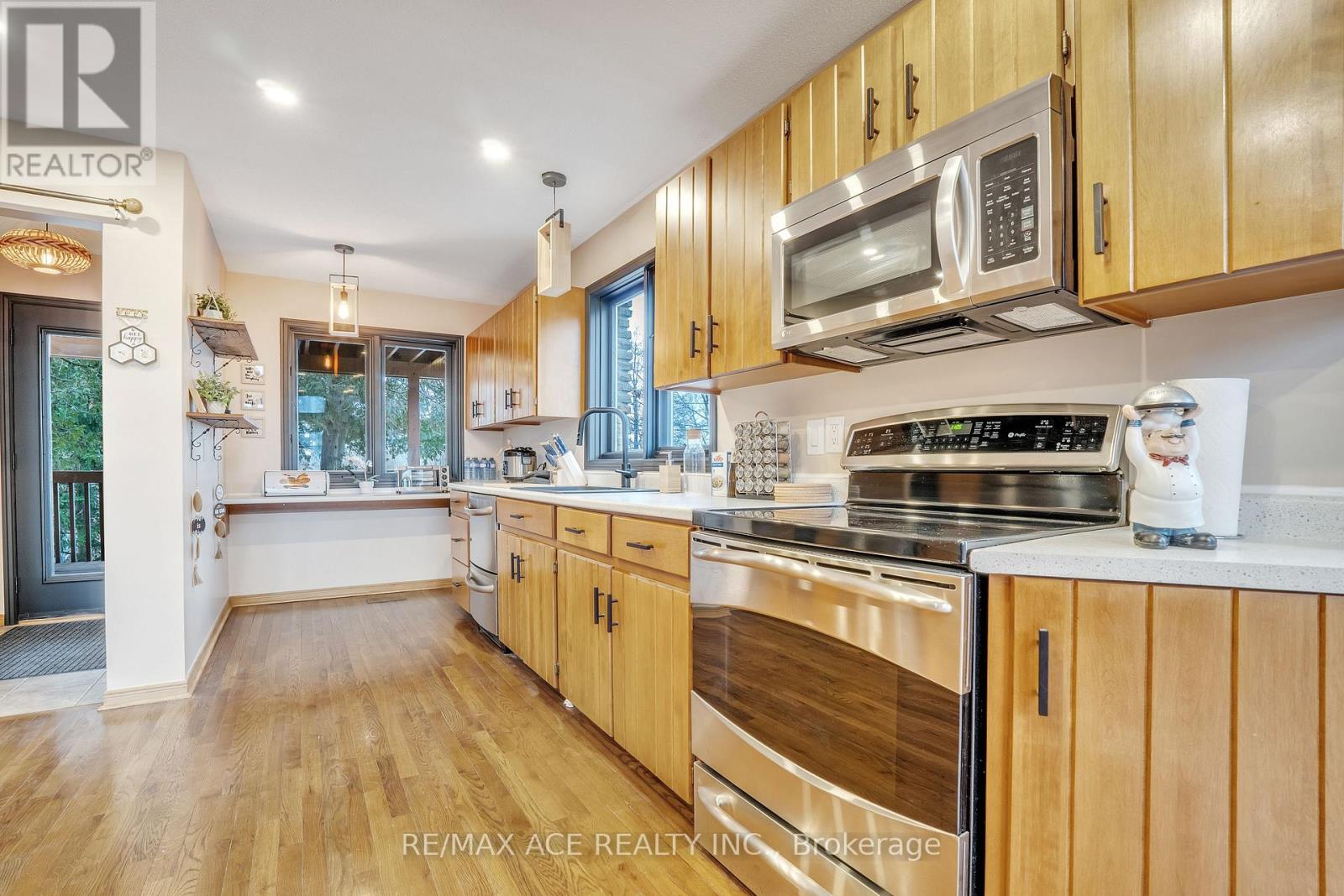 52 West Beach Road Property Photo 23