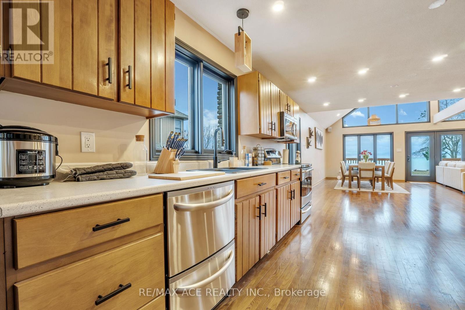 52 West Beach Road Property Photo 24
