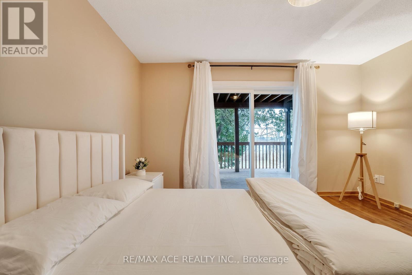 52 West Beach Road Property Photo 27