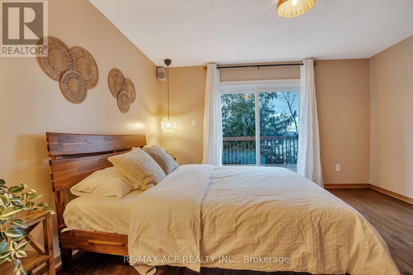 52 West Beach Road Property Photo 34