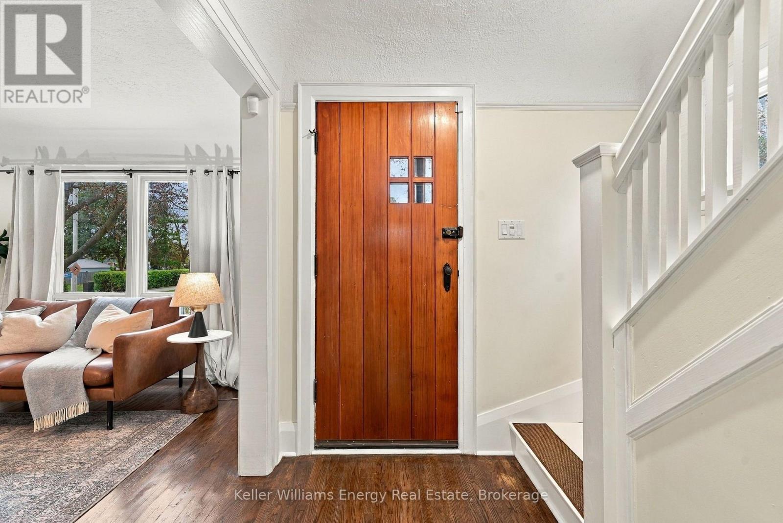 286 Gliddon Avenue Property Photo 17