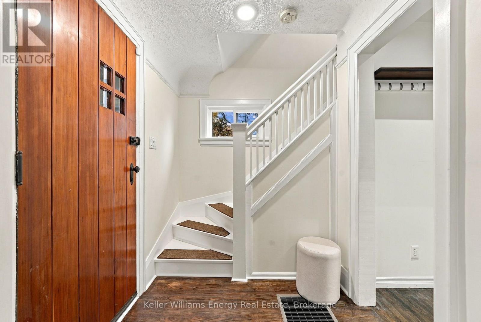 286 Gliddon Avenue Property Photo 18