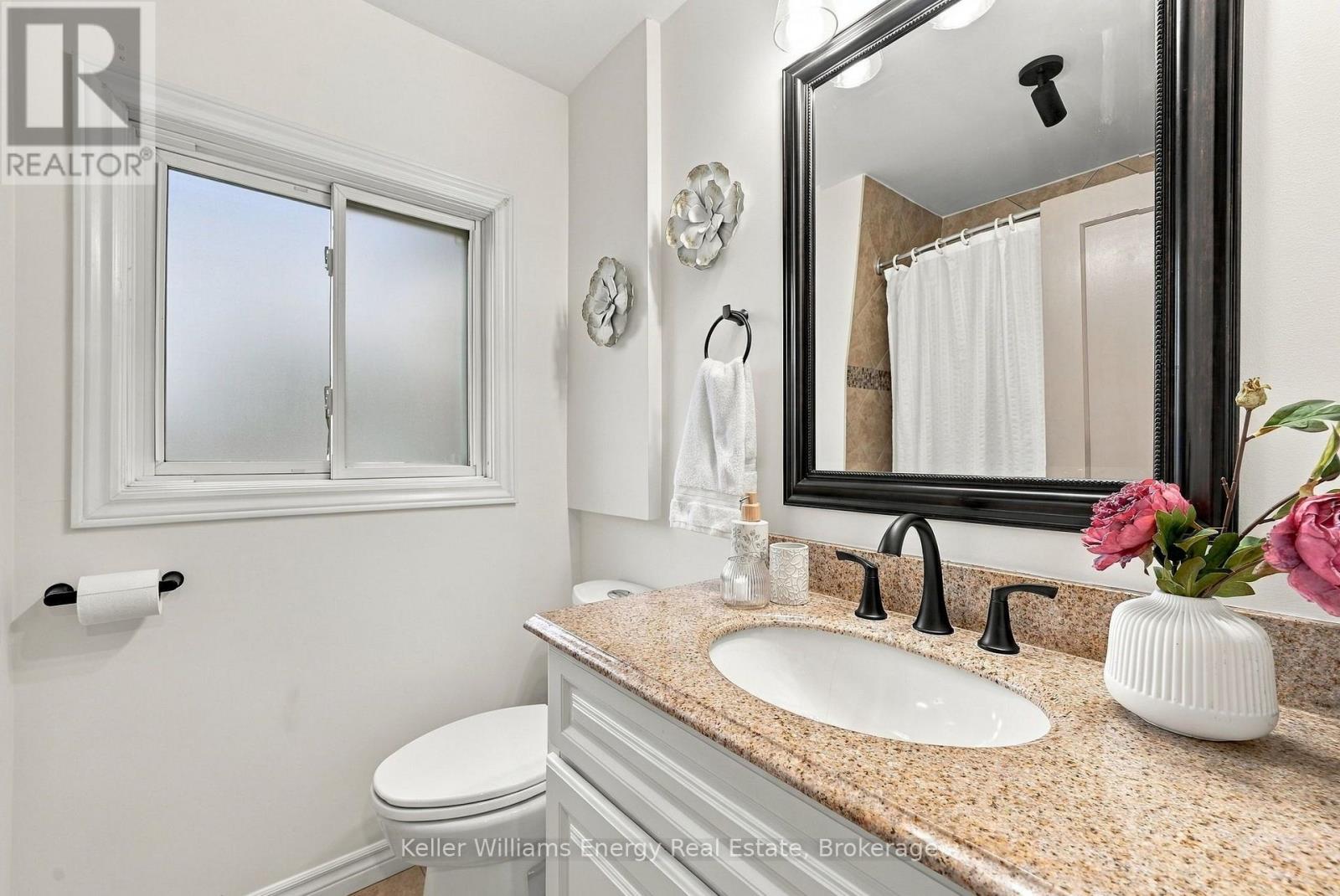 286 Gliddon Avenue Property Photo 26