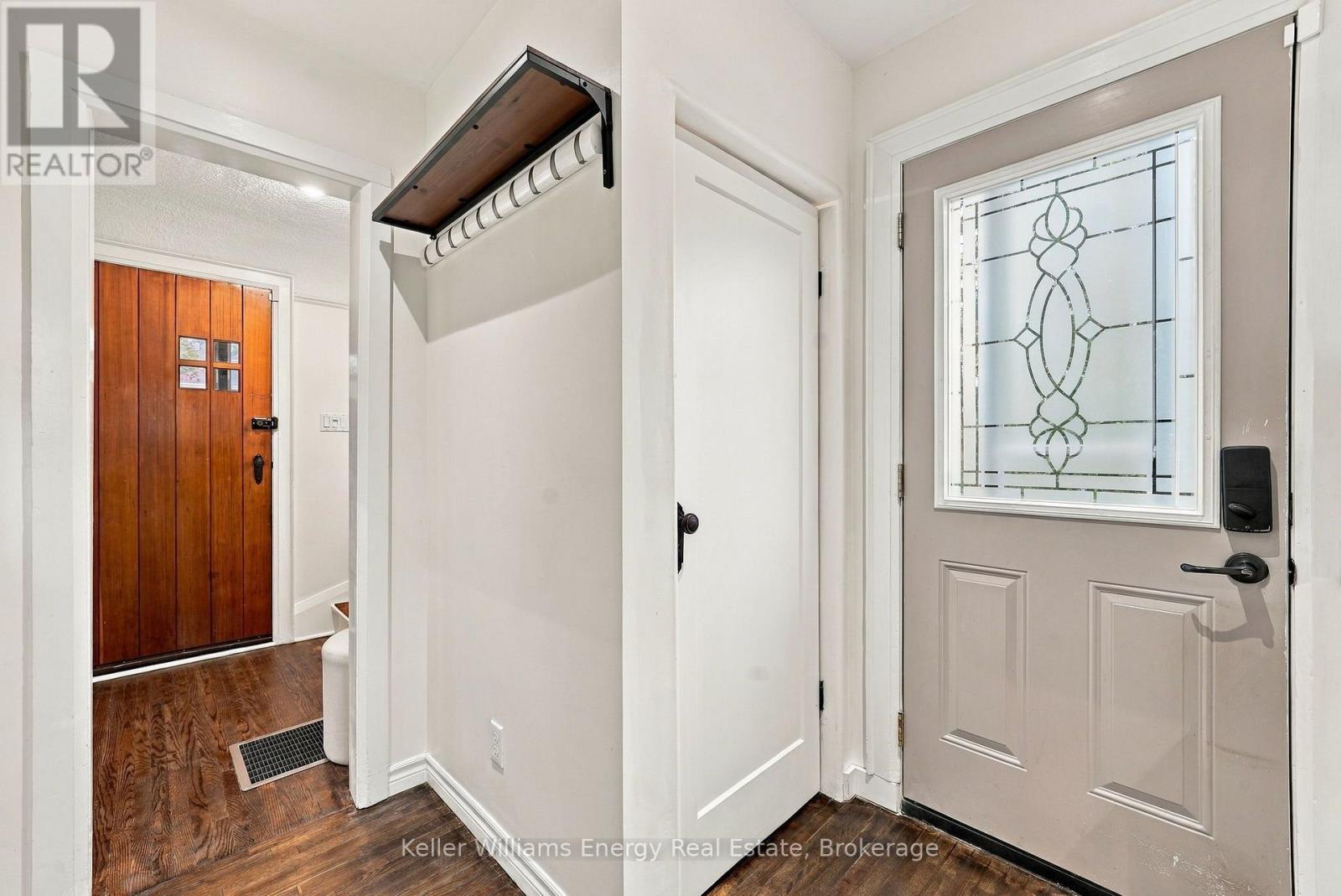 286 Gliddon Avenue Property Photo 27
