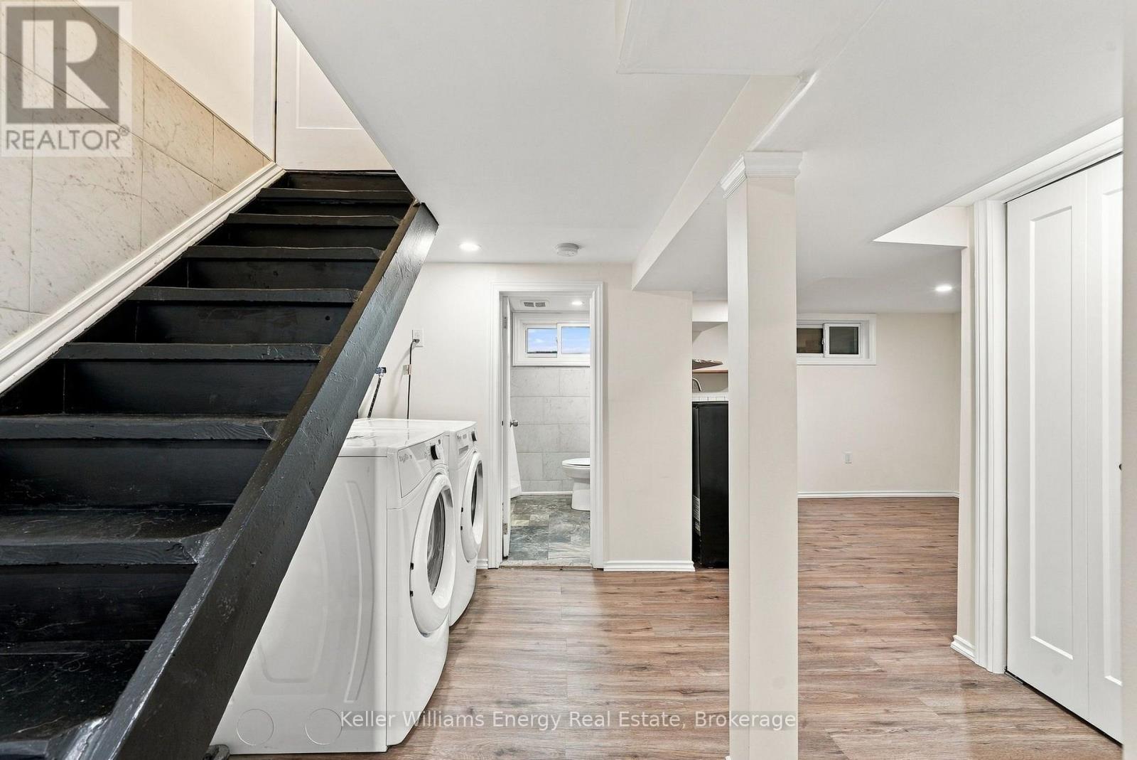 286 Gliddon Avenue Property Photo 28