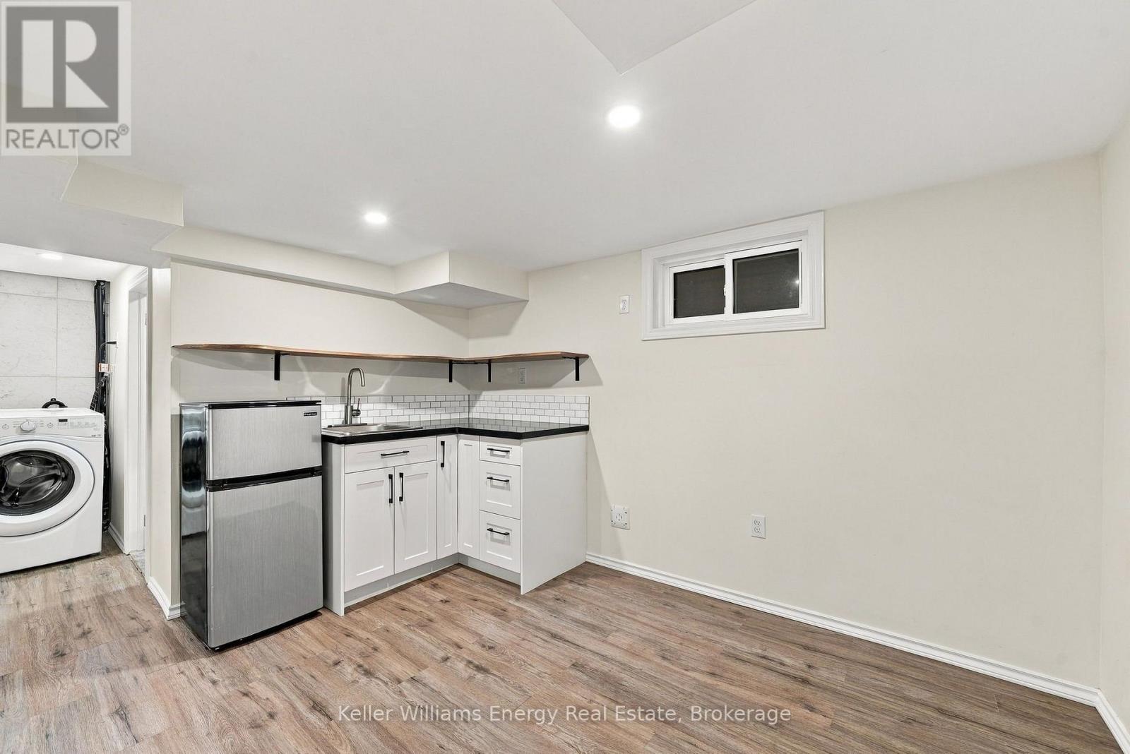 286 Gliddon Avenue Property Photo 29