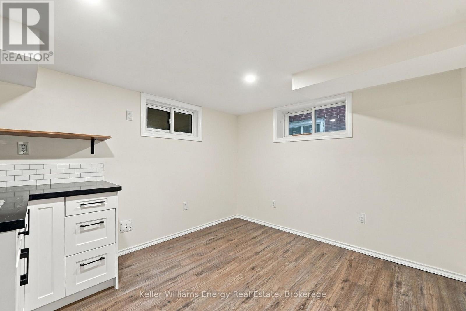 286 Gliddon Avenue Property Photo 30