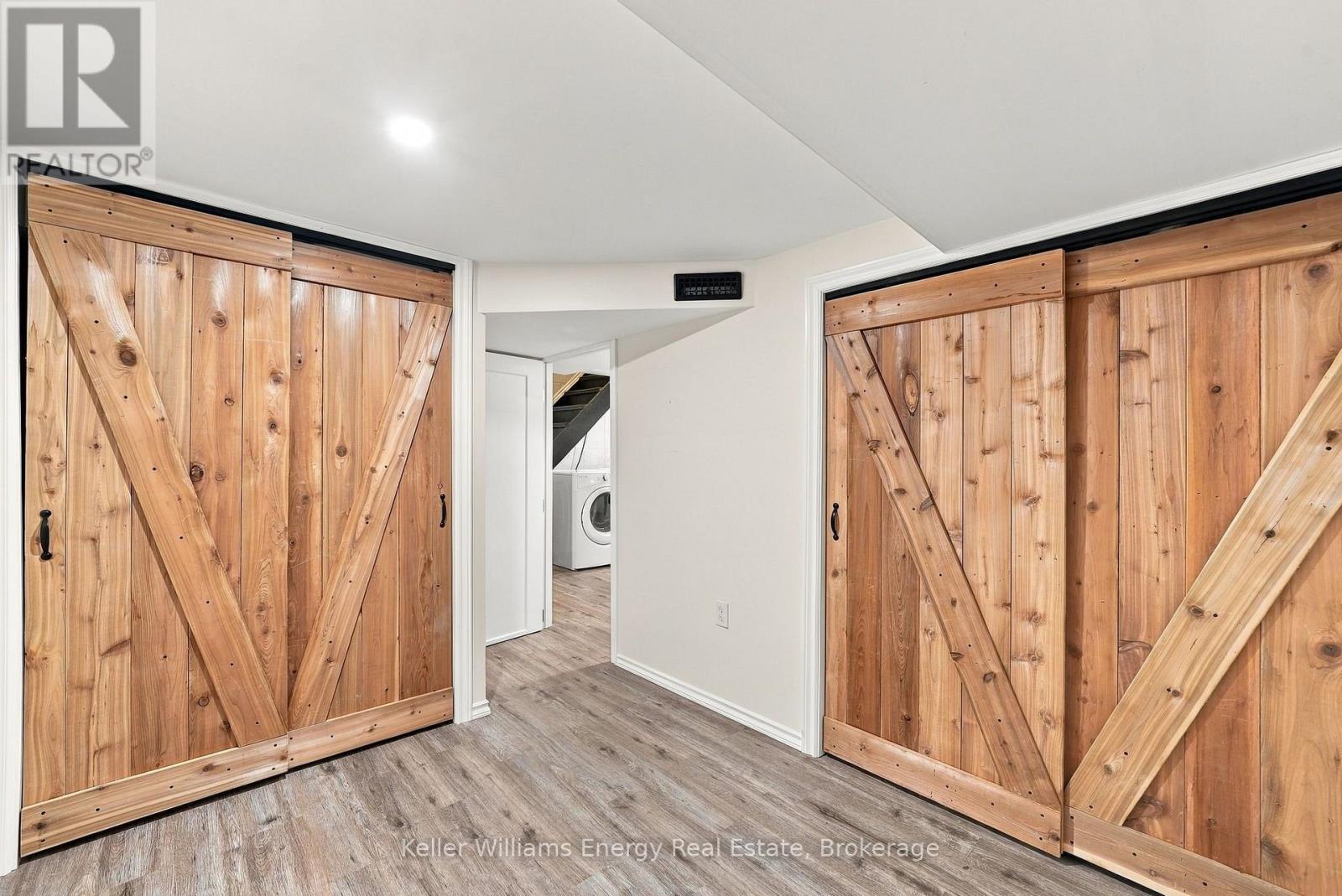 286 Gliddon Avenue Property Photo 34
