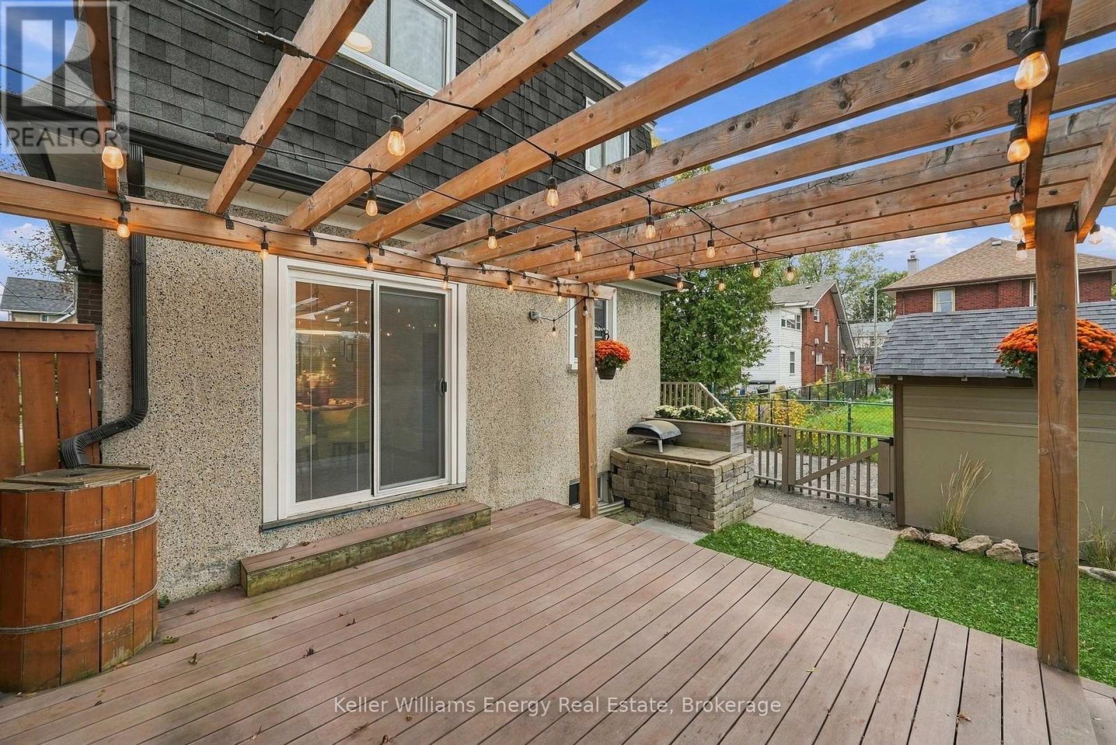 286 Gliddon Avenue Property Photo 39
