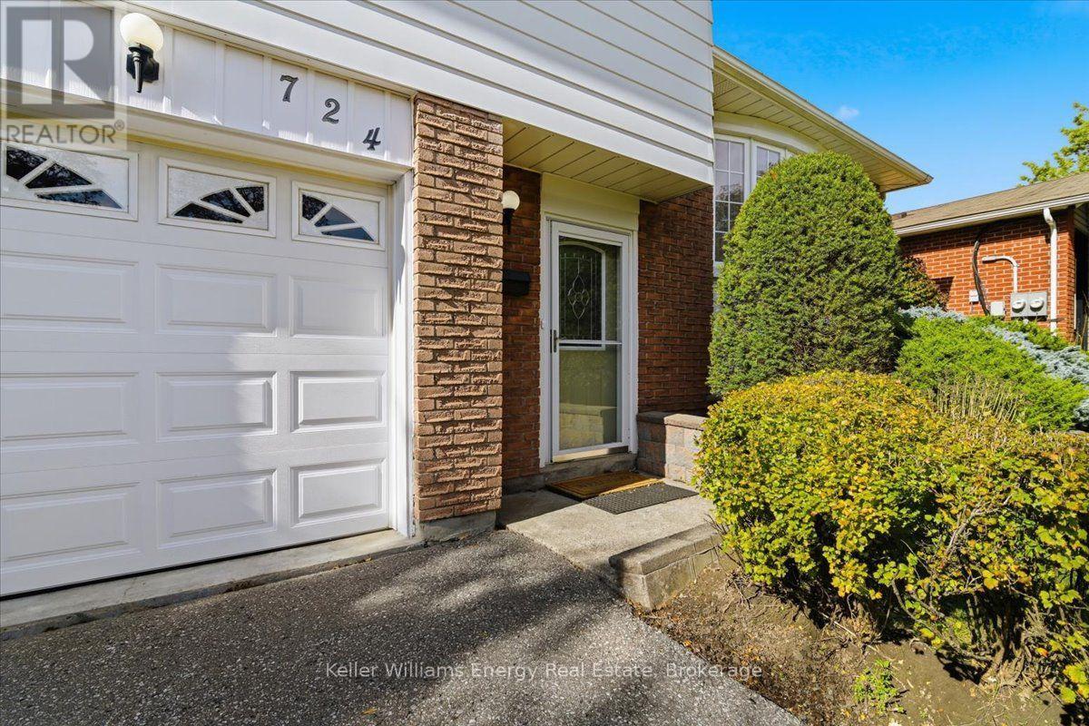 724 Clifton Drive Property Photo 3
