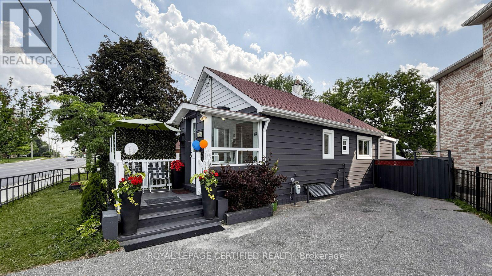 922a Danforth Road Property Photo 2