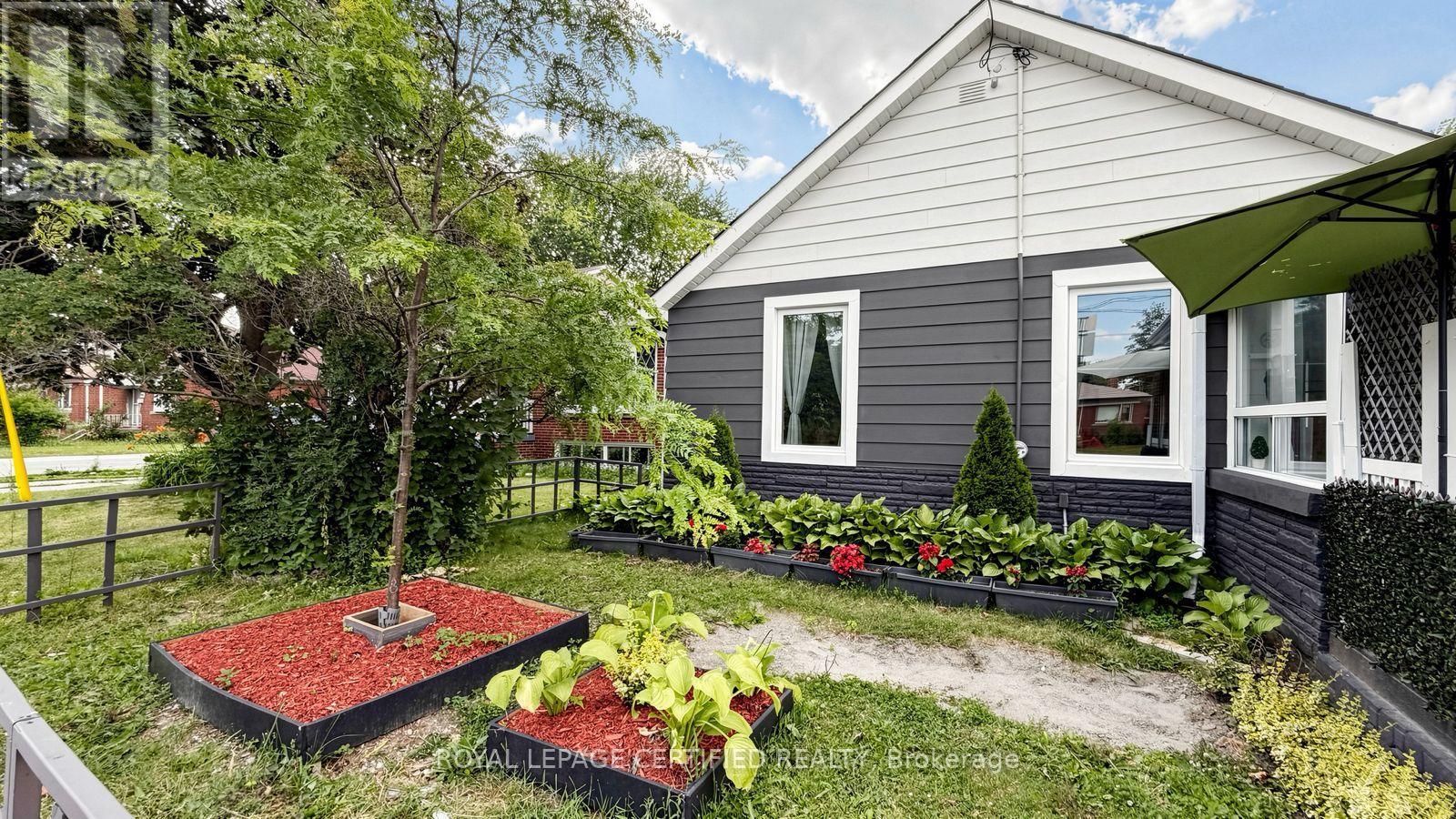 922a Danforth Road Property Photo 5