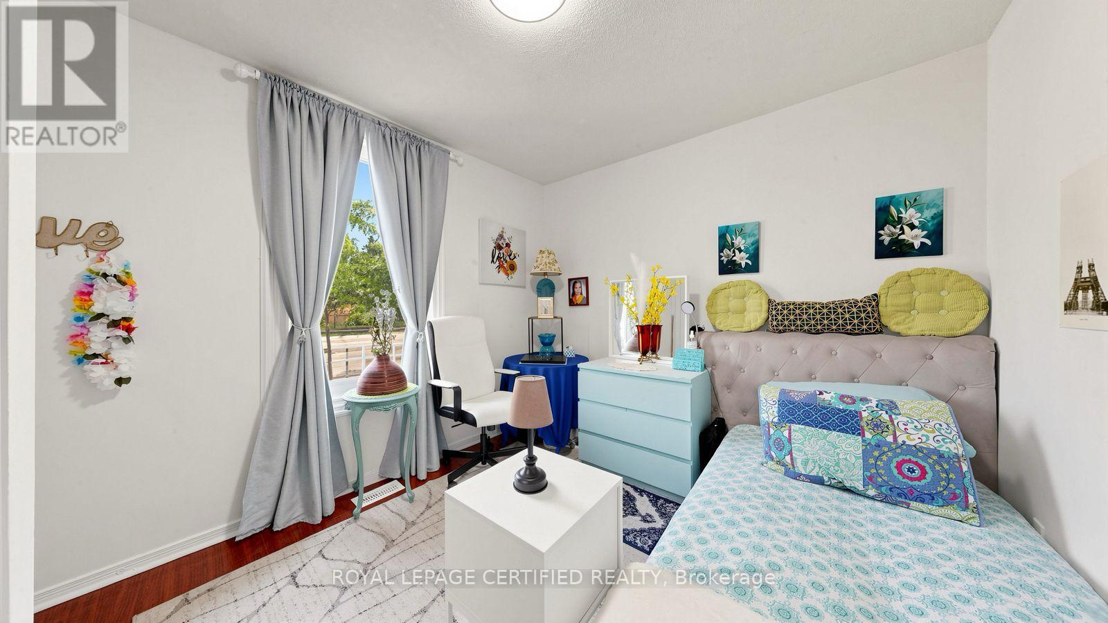 922a Danforth Road Property Photo 12