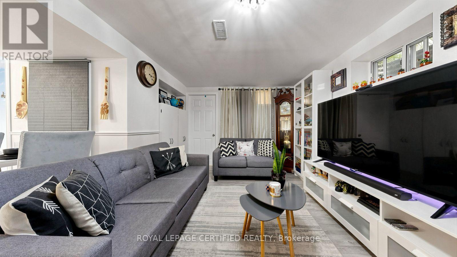 922a Danforth Road Property Photo 18